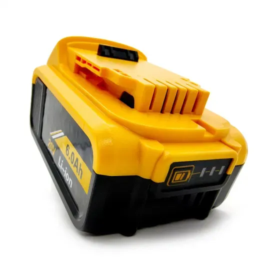 Wind-solar hybrid solar inverter